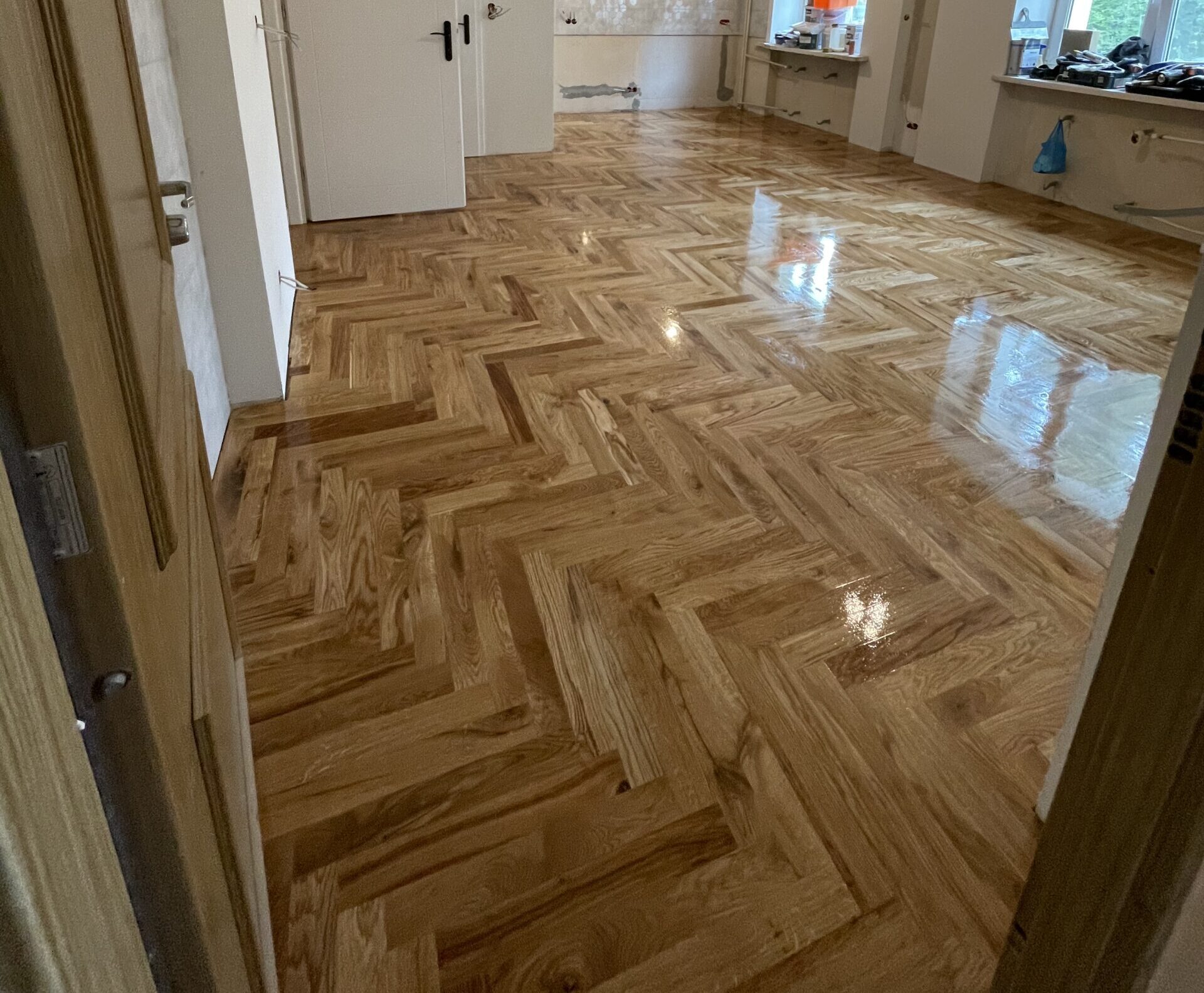 polakierowana podłoga